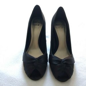 Mootsies Tootsies Moparablek Peep Toe Satin Pump